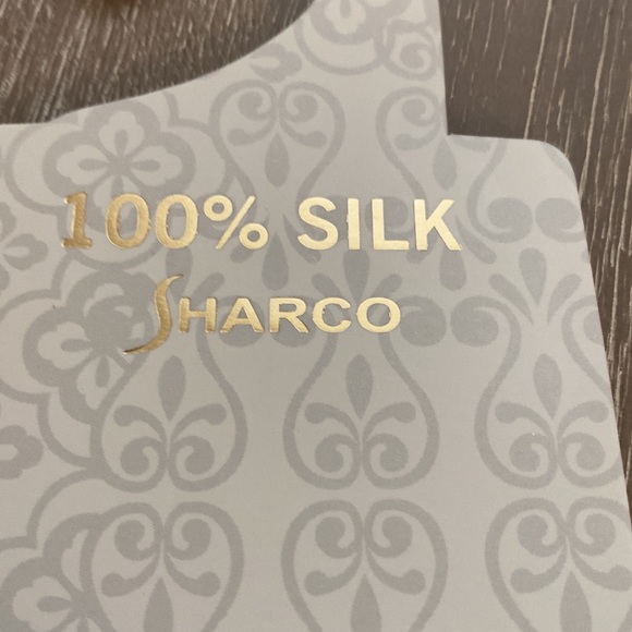 100% Silk Sharko Scarf - Picture 3 of 6